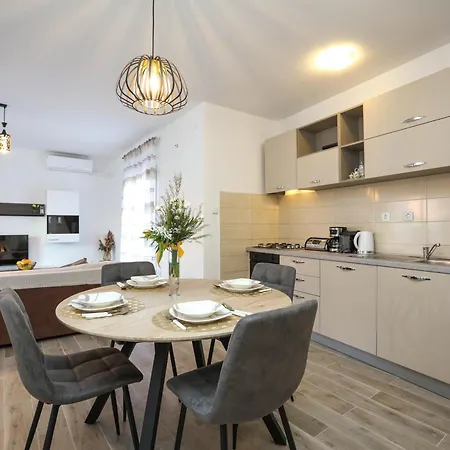 David Two Bdr With Parking