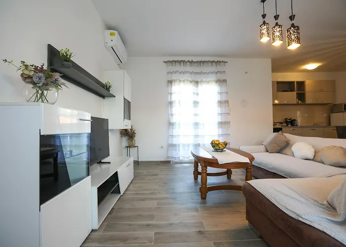 David Two Bdr With Parking Апартаменти Задар