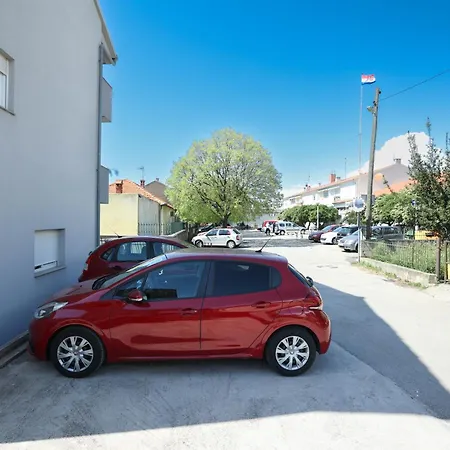 David Two Bdr With Parking Apartment *
