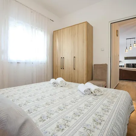 David Two Bdr With Parking Apartman Zadar