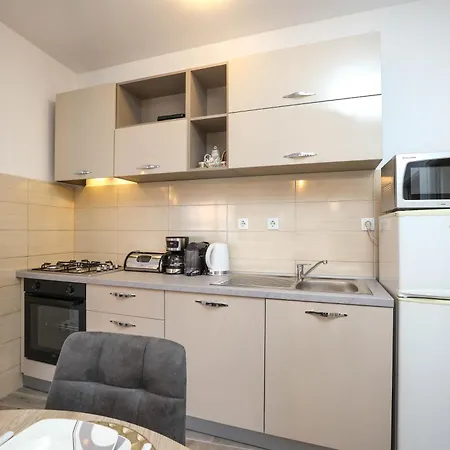 Apartman David Two Bdr With Parking *