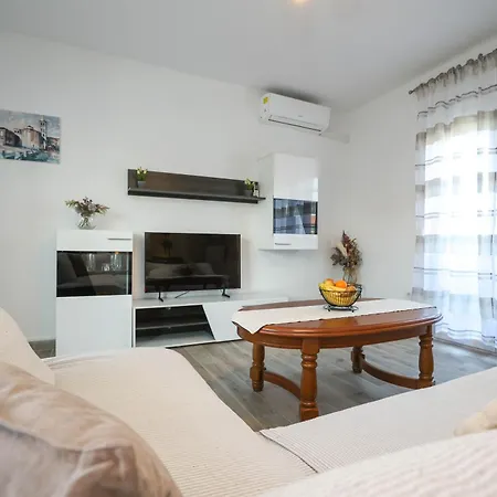 Apartment David Two Bdr With Parking *