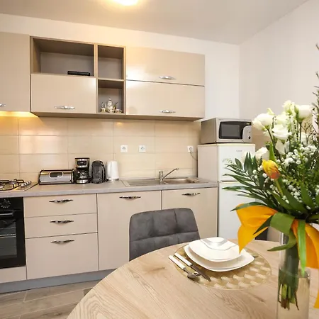 David Two Bdr With Parking Apartman Zadar