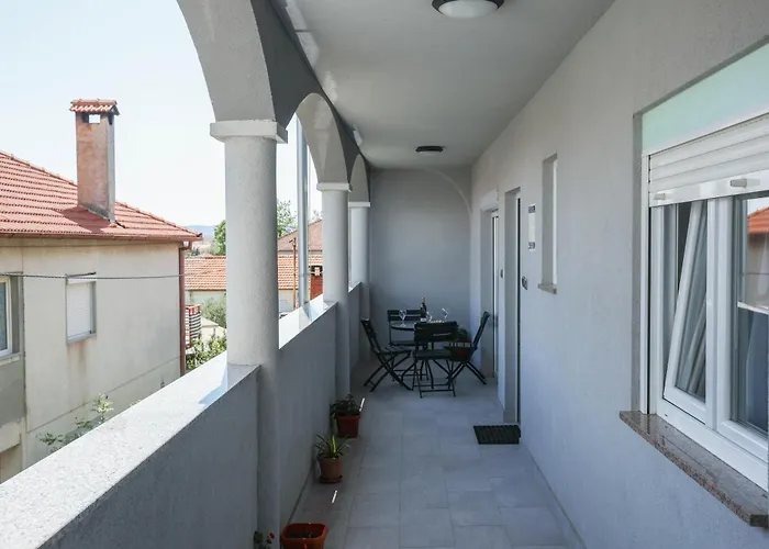 David Two Bdr With Parking 扎达尔