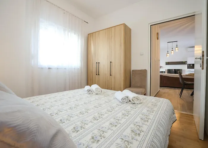 David Two Bdr With Parking 公寓 扎达尔