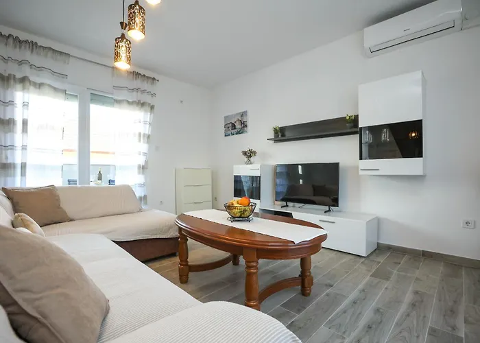 David Two Bdr With Parking 公寓