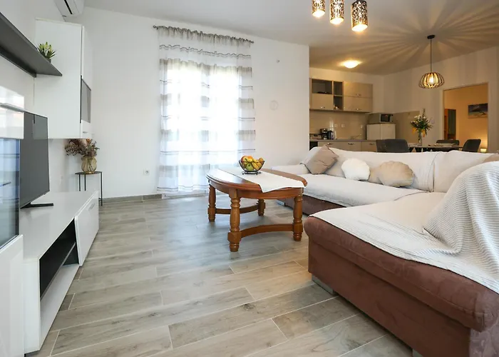 David Two Bdr With Parking 公寓