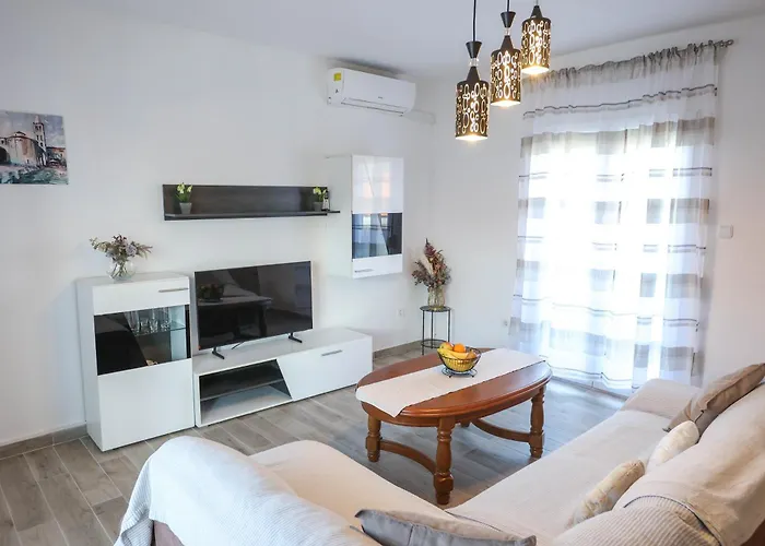 David Two Bdr With Parking * 扎达尔