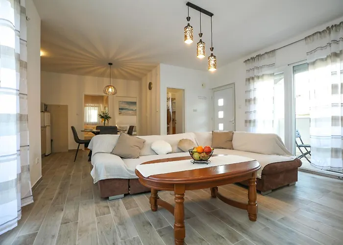 David Two Bdr With Parking 公寓